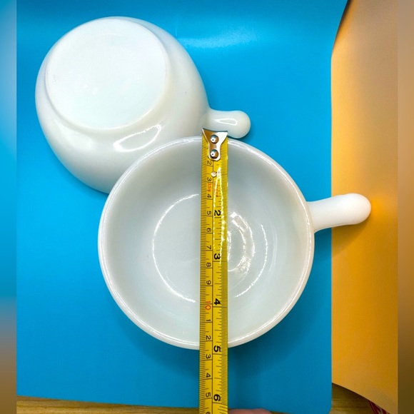 Vintage Glasbake Milk Glass
Oven/Microwave Safe Bowl #J266 - Picture 4 of 6